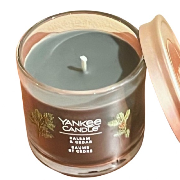 NWT- Yankee Candle Balsam & Cedar Small Tumbler Scented Candle - Picture 4 of 5
